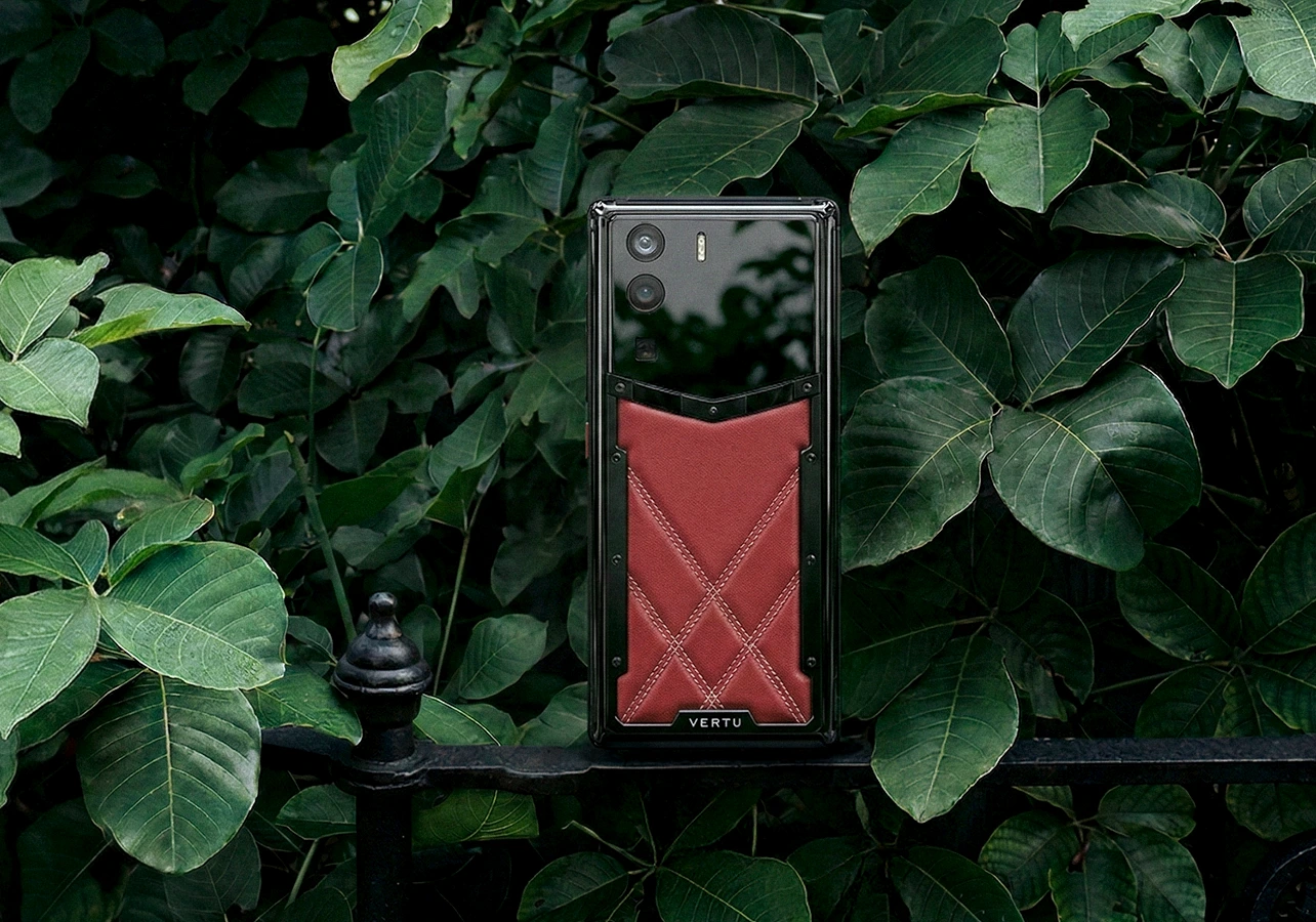 Secure Luxury Smartphone for Executives: What to Buy, What to Verify